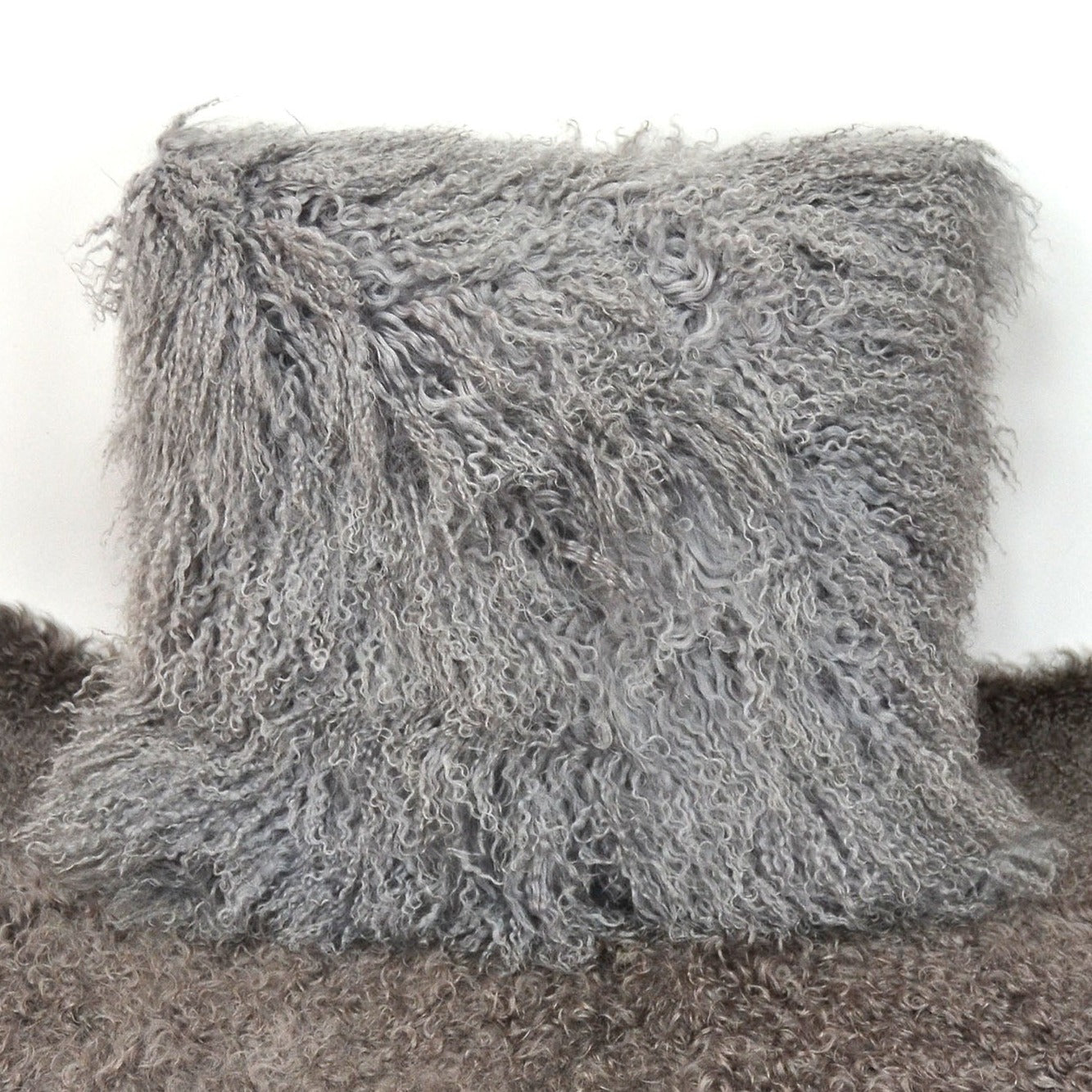 Housse de coussin en fourrure d'agneau tibétain/mongol gris 