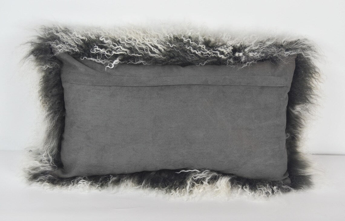 Housse de coussin en fourrure d'agneau tibétaine/mongole gris givré 